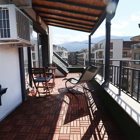 New Sunset 1bdrm, Free Parking And Terrace 아파트 소피아